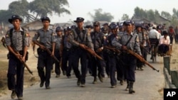 ရခိုင်တွင် လုံခြုံရေးရဲများ နေရာယူစဉ် 