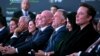 Архівне фото: Посланець президента США з питань Близького Сходу Стів Віткофф поруч з мільярдером Ілоном Маском та президентом ФІФА Джанні Інфантіно і бізнесменом Джаредом Кушнером слухають виступ президента Дональда Трампа, 19 лютого 2025 р. Pool via AP