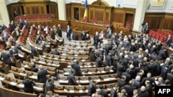 Рада готується дозволити продаж землі і здачу в оренду труби