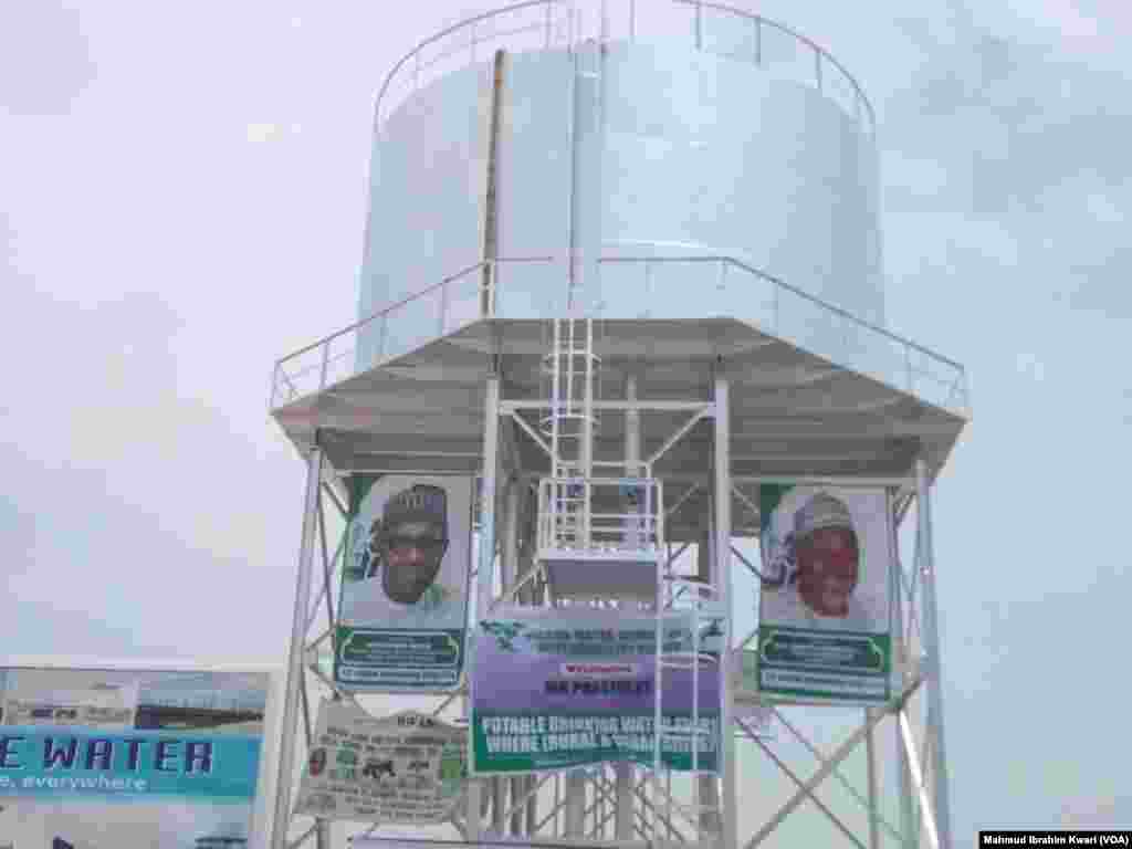 BUHARI YA KADDAMAR DA MA'AIKATAR RUWA