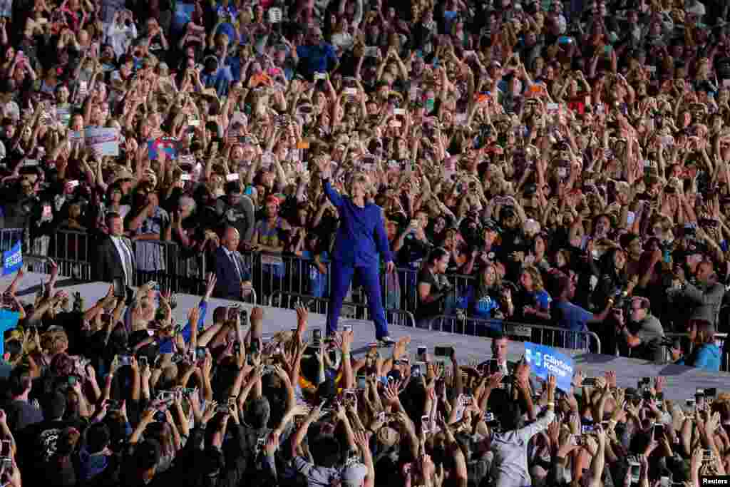 U.S. Democratic presidential nominee Hillary Clinton takes the stage at a campaign rally at Arizona State University in Tempe, Arizona, Nov. 2, 2016.