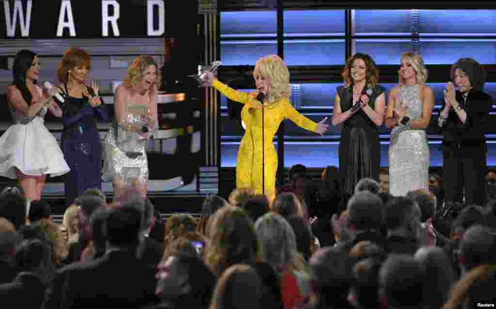 Dolly Parton accepts the Lifetime Achievement Award at the 50th Annual Country Music Association Awards in Nashville, Tennessee, Nov. 2, 2016.