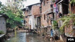 Masalah sanitasi dan kurangnya akses terhadap air bersih di kota-kota besar di Indonesia, masih jauh dari target yang ingin dicapai dalam MDGs 2015 (foto: dok).
