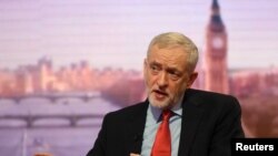Pemimpin Partai Buruh di Inggris, Jeremy Corbyn, dalam sebuah wawancar dengan BBC. (Foto: Dok)