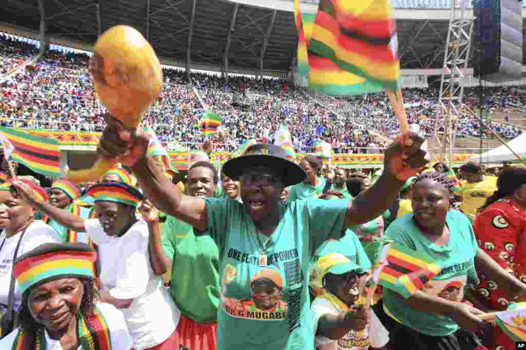'Yan Zimbabwe suna murnar cikar kasar shekaru 37 da Hotunan bikin cika shekaru 37 da samun 'yancin kai na kasar Zimbabwe 