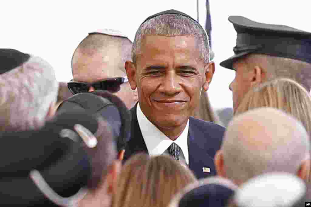 U.S. President Barack Obama arrives to attend the funeral of former Israeli President Shimon Peres at the Mount Herzel national cemetery in Jerusalem, Friday, Sept. 30, 2016.