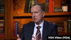 Д-р Арбен Таравари, министер за здравство во Владата на Северна Македонија, како дел од коалицијата Влен, гостува во Гласот на Америка, во Вашингтон.