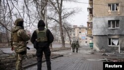 Ulica u Bahmutu, gradu na liniji fronta u Ukrajini, 27. februara 2023. Foto: REUTERS/Yevhen Titov