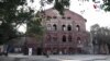 ہجرت کرنے والوں کی داستان سناتی ویران عمارت