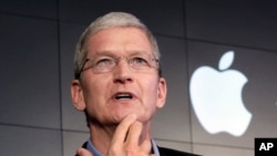 ARSIP – Presdir Apple, Tim Cook, berargumen patuh kepatuhan untuk meretas iPhone akan membahayakan kebebasan sipil. 